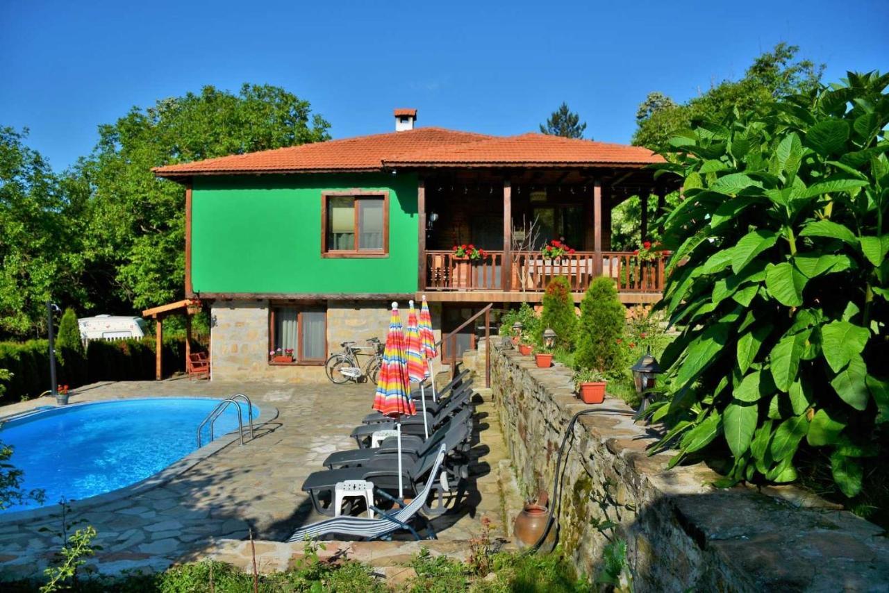 Къща Край Реката/ House By The River Vetrintsi Bagian luar foto